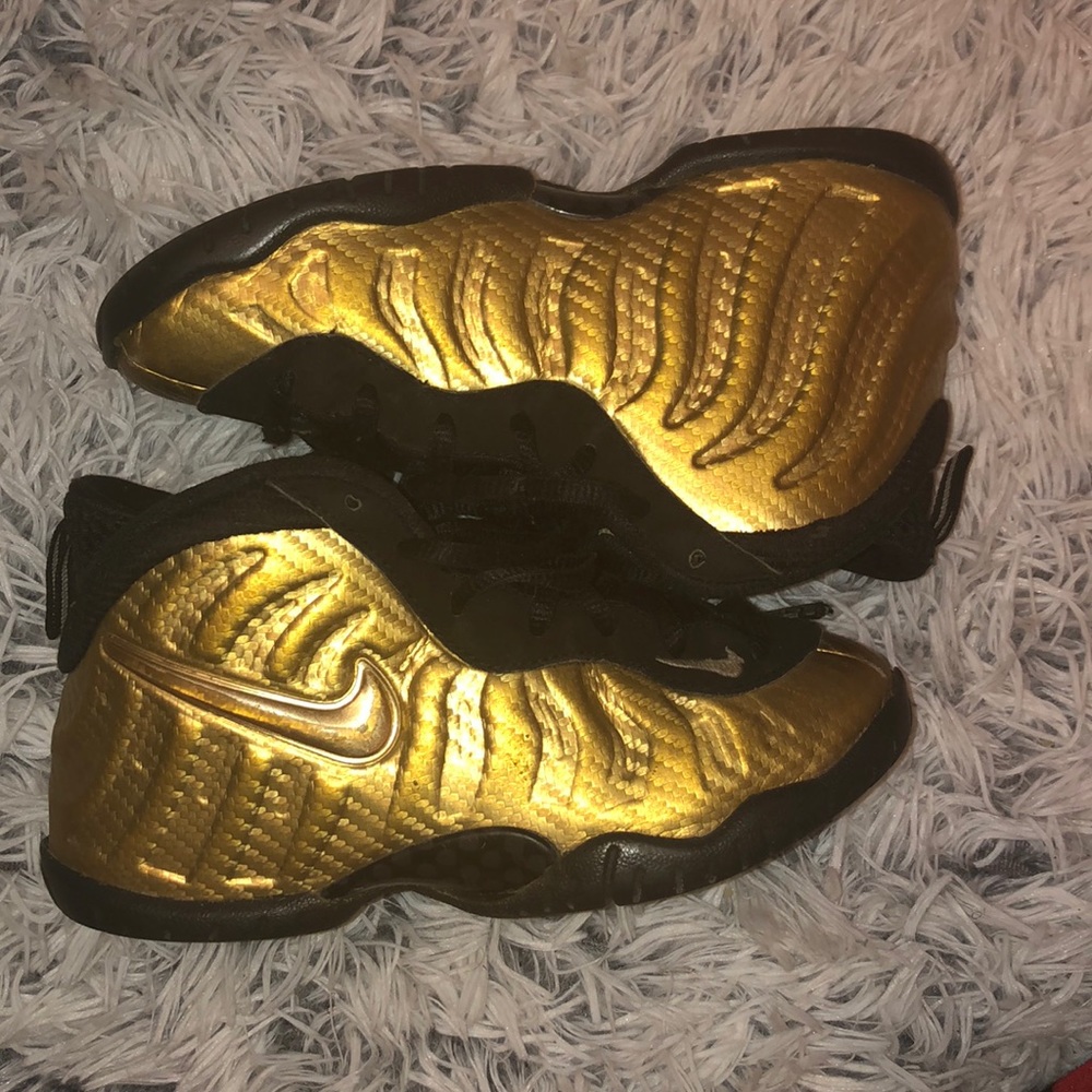 Nike Gold Foam Posities